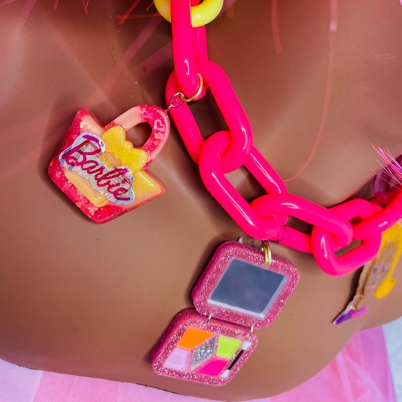 COPY - Barbie necklace - Picture 2 of 8